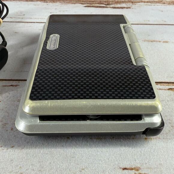 Nintendo DS Handheld System – Carbon Fiber Skin w/ Charger Portable Console Used - Picture 5 of 9